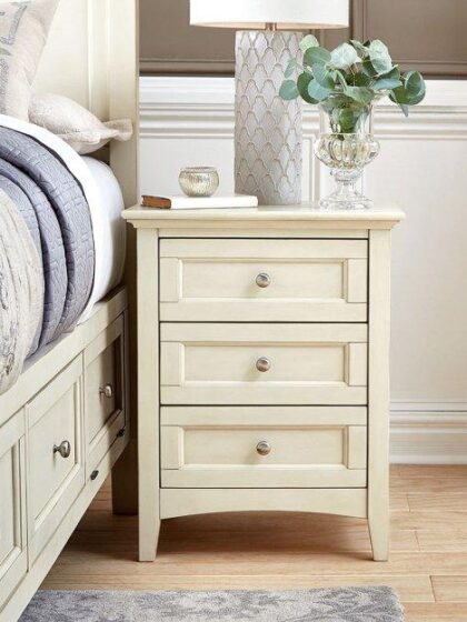 3-DRAWER NIGHTSTAND
