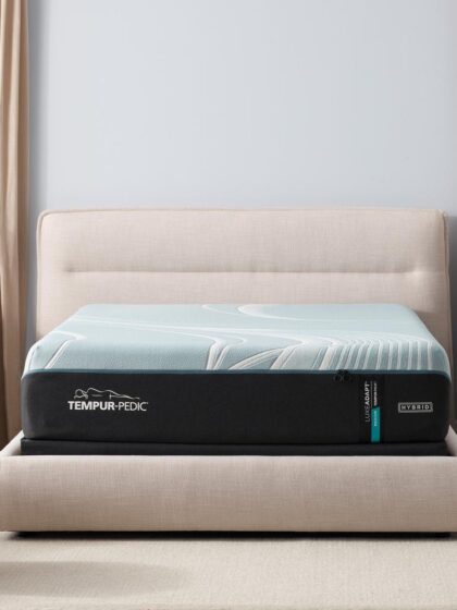 TEMPUR-LuxeAdapt(R) Medium Hybrid Cal King